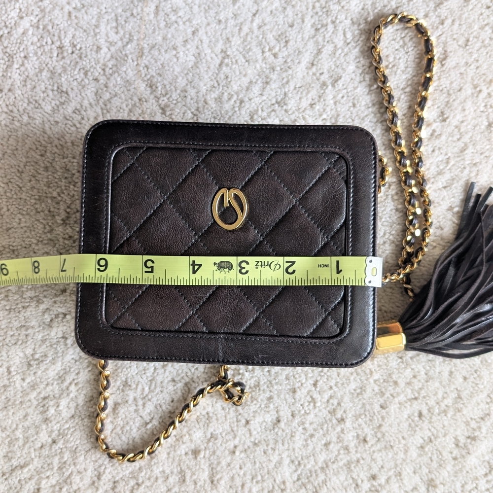 St. John Elegant Black Quilted Chain Bag - Picture 7 of 8